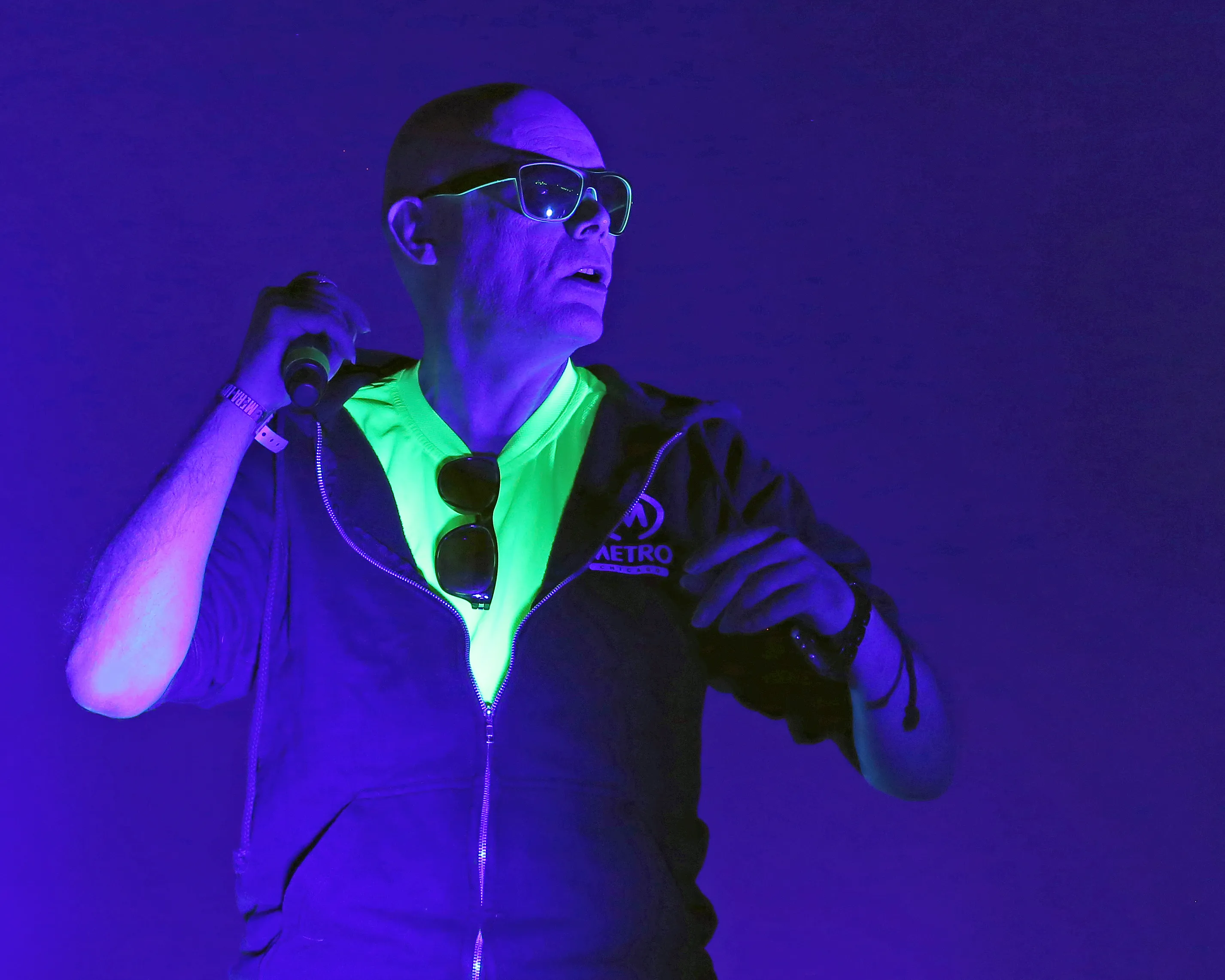 Andrew - The Sisters Of Mercy - I see no purple light